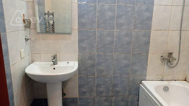 Kirayə verilir 2 otaqlı yeni tikili 73 m²