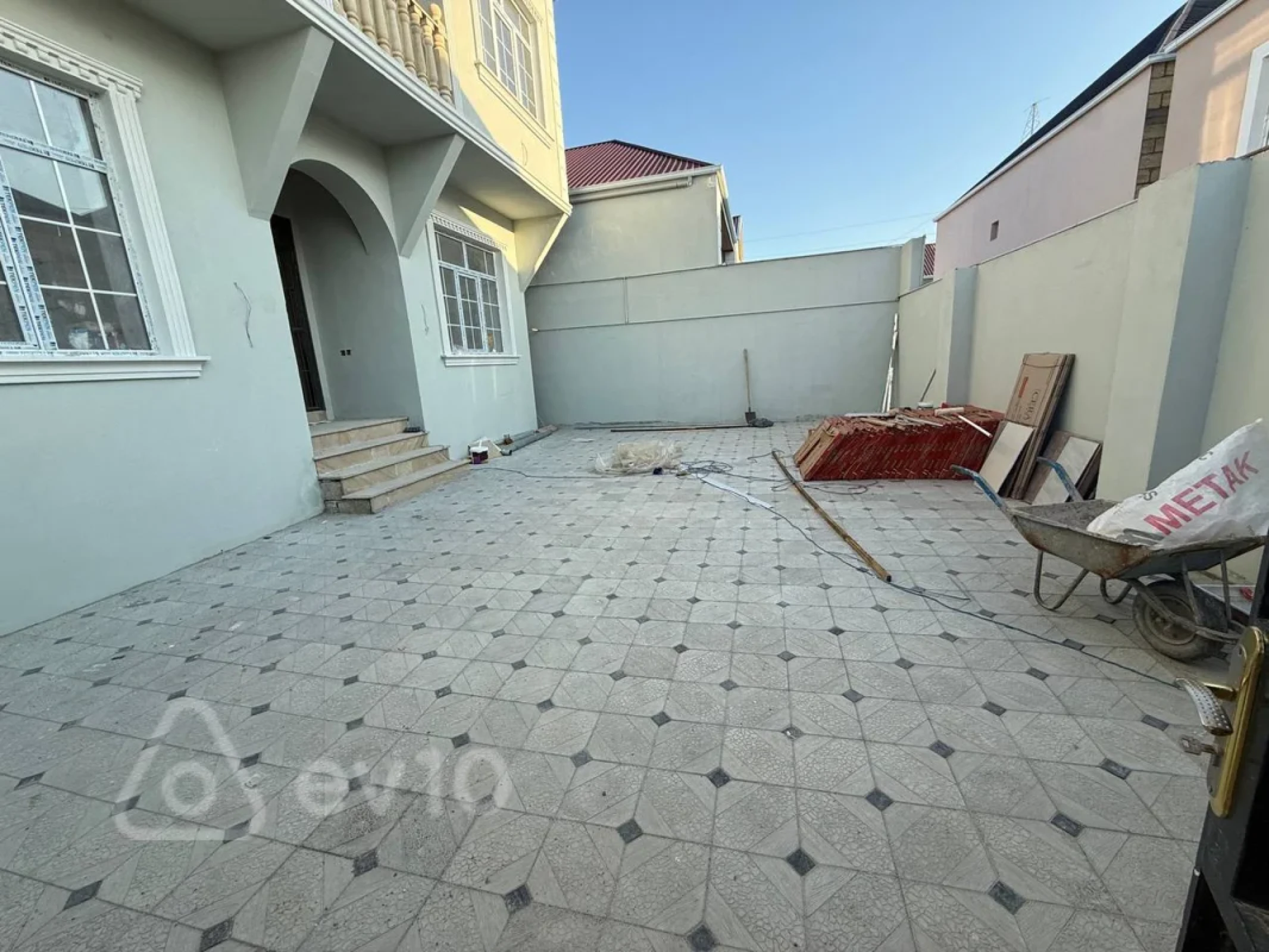 Satılır 4 otaqlı həyət evi 138 m²