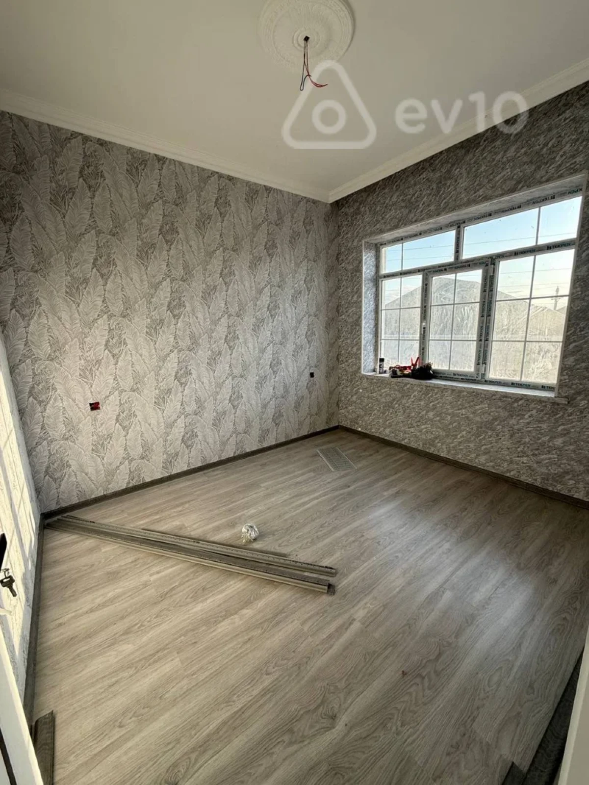 Satılır 4 otaqlı həyət evi 138 m²