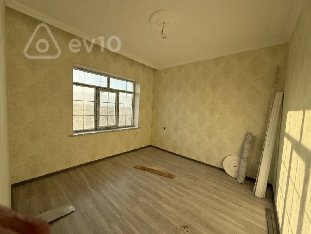 Satılır 4 otaqlı həyət evi 138 m²
