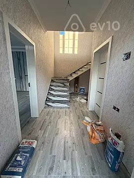 Satılır 4 otaqlı həyət evi 138 m²