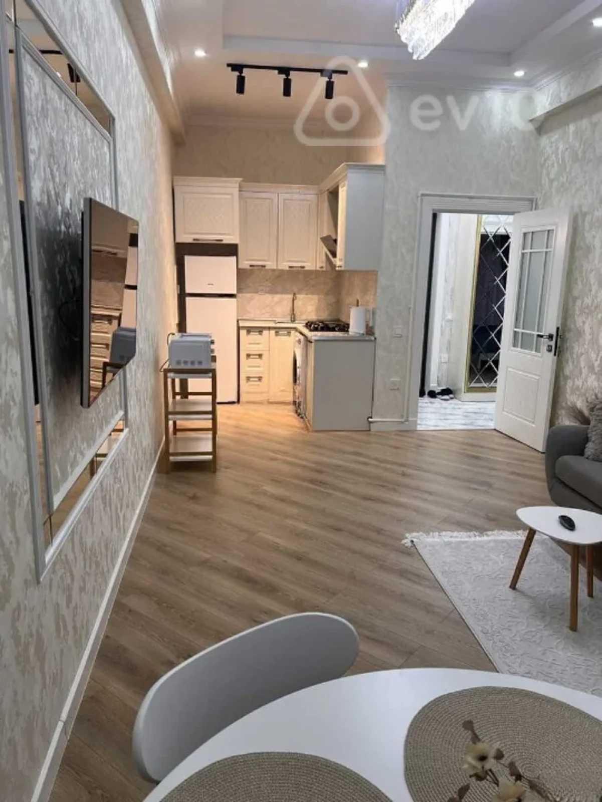 Kirayə verilir 2 otaqlı yeni tikili 54 m²