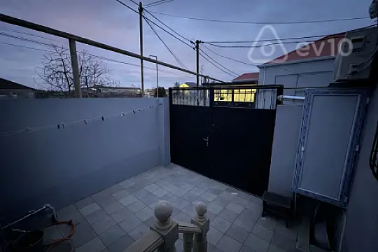 Satılır 2 otaqlı köhnə tikili 55 m²