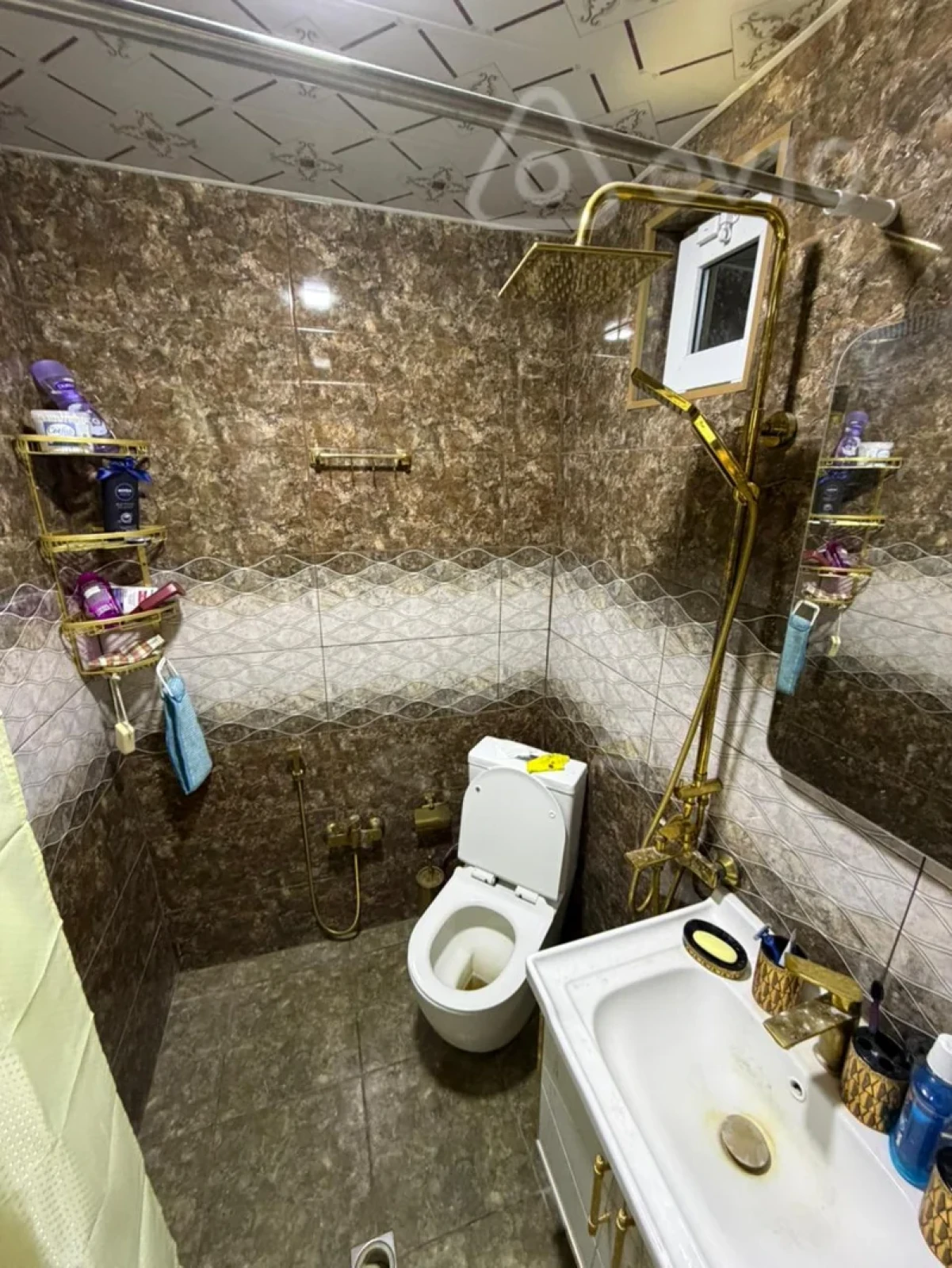 Satılır 2 otaqlı köhnə tikili 55 m²