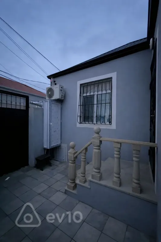 Satılır 2 otaqlı köhnə tikili 55 m²