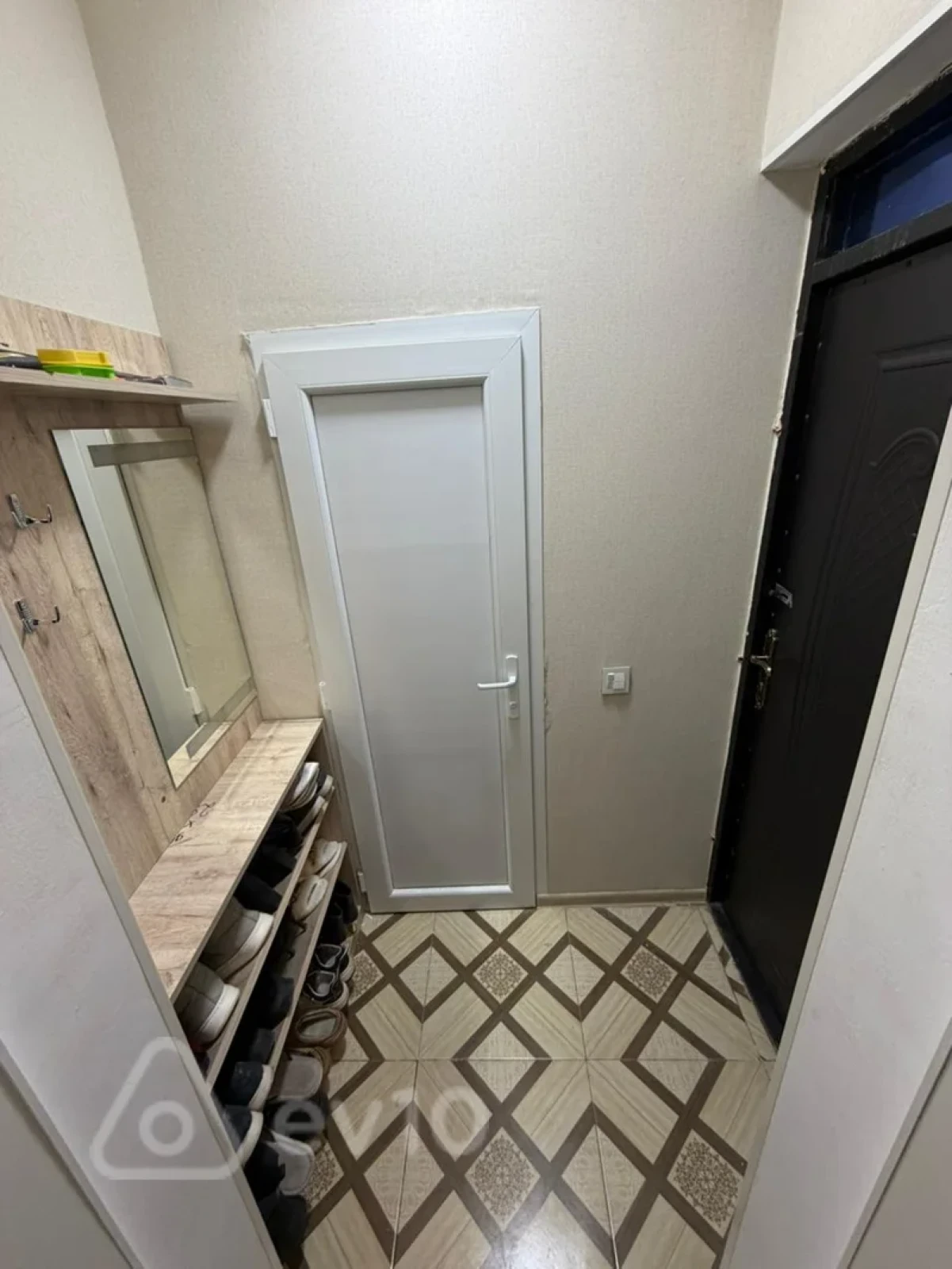 Satılır 2 otaqlı köhnə tikili 55 m²