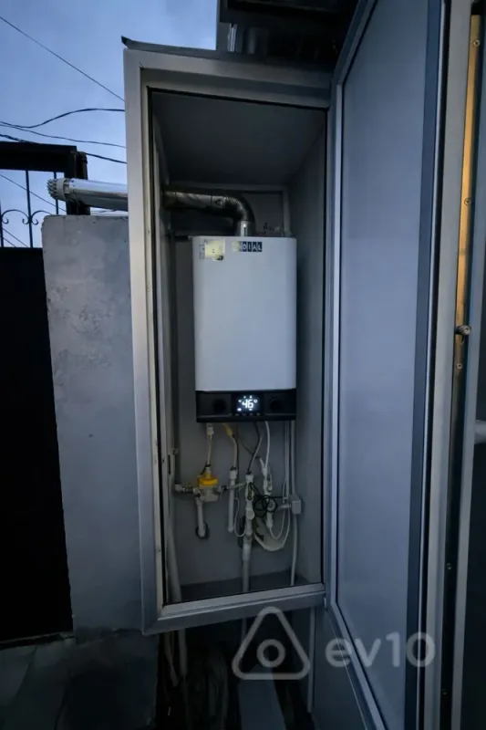 Satılır 2 otaqlı köhnə tikili 55 m²