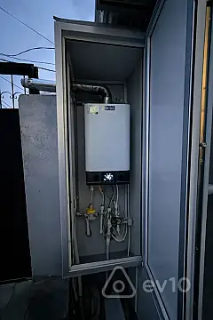 Satılır 2 otaqlı köhnə tikili 55 m²