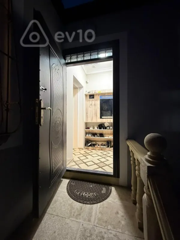 Satılır 2 otaqlı köhnə tikili 55 m²