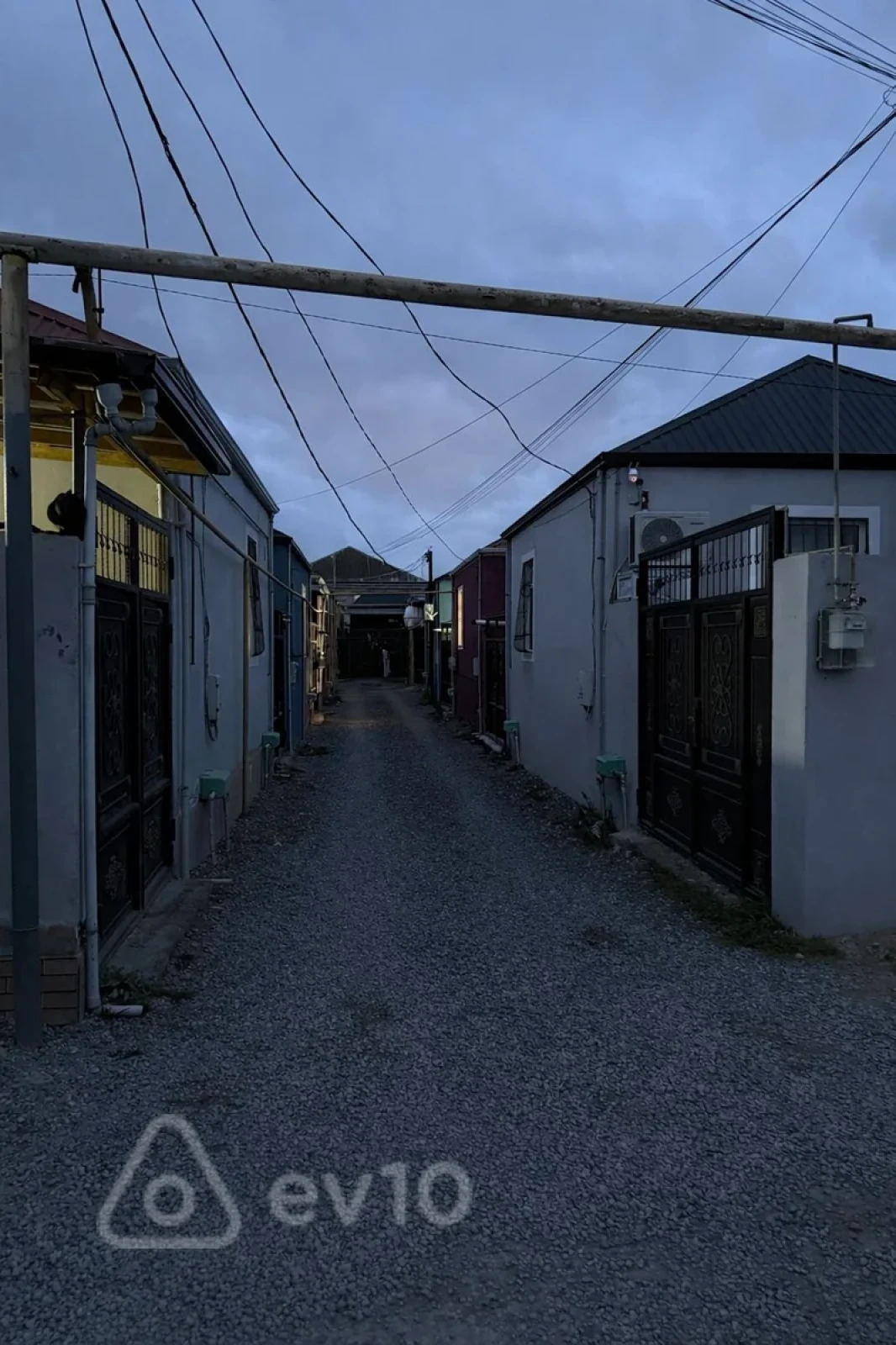 Satılır 2 otaqlı köhnə tikili 55 m²