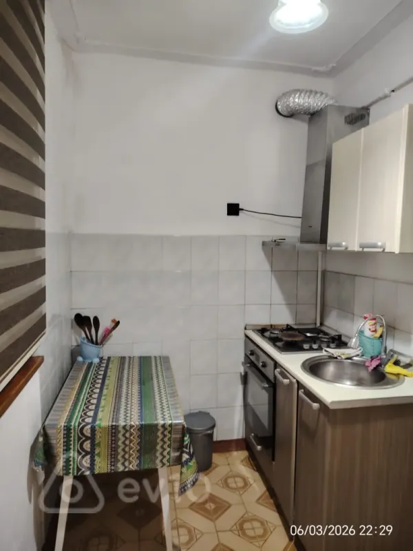 Kirayə verilir 3 otaqlı köhnə tikili 75 m²