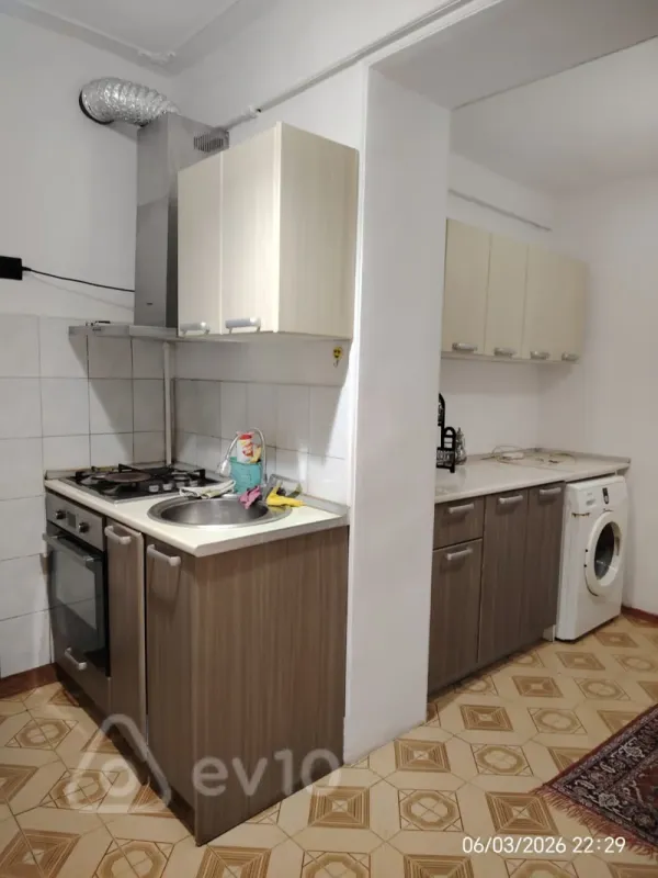 Kirayə verilir 3 otaqlı köhnə tikili 75 m²