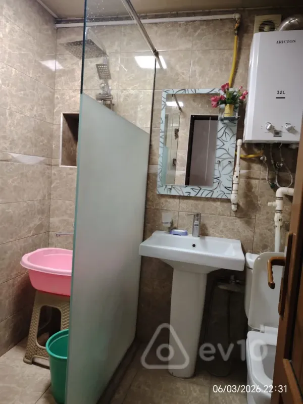 Kirayə verilir 3 otaqlı köhnə tikili 75 m²