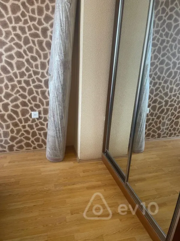 Kirayə verilir 2 otaqlı yeni tikili 70 m²