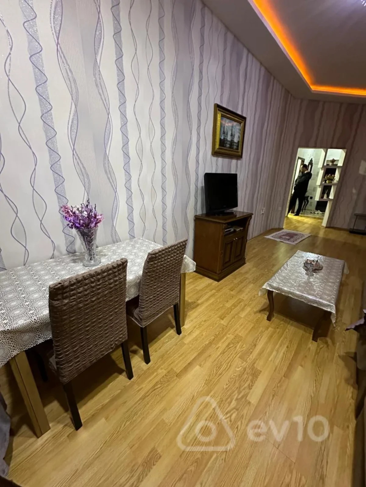 Kirayə verilir 2 otaqlı yeni tikili 70 m²