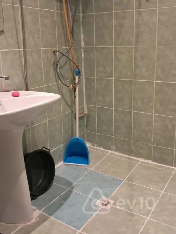 Kirayə verilir 2 otaqlı köhnə tikili 55 m²