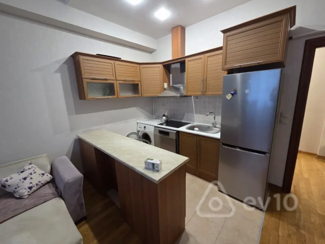 Kirayə verilir 2 otaqlı yeni tikili 60 m²