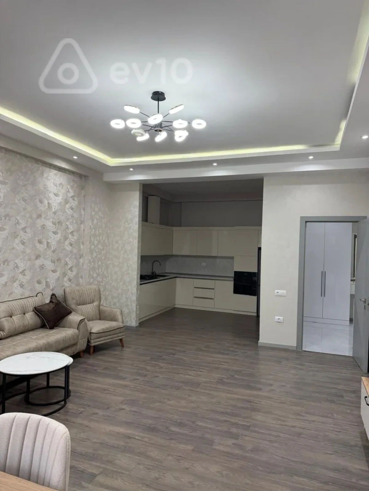 Kirayə verilir 2 otaqlı yeni tikili 91 m²