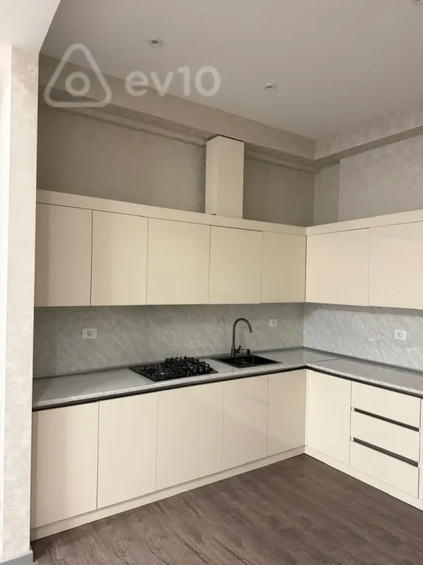 Kirayə verilir 2 otaqlı yeni tikili 91 m²