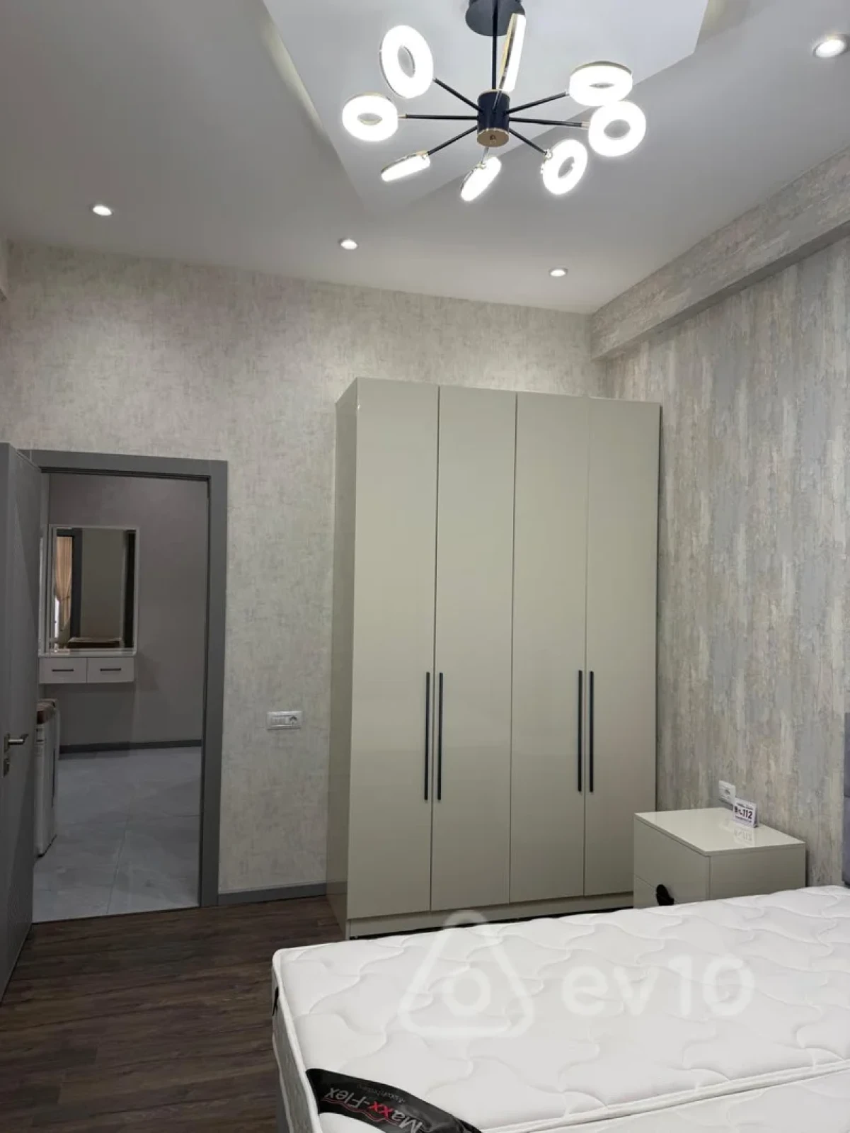 Kirayə verilir 2 otaqlı yeni tikili 91 m²