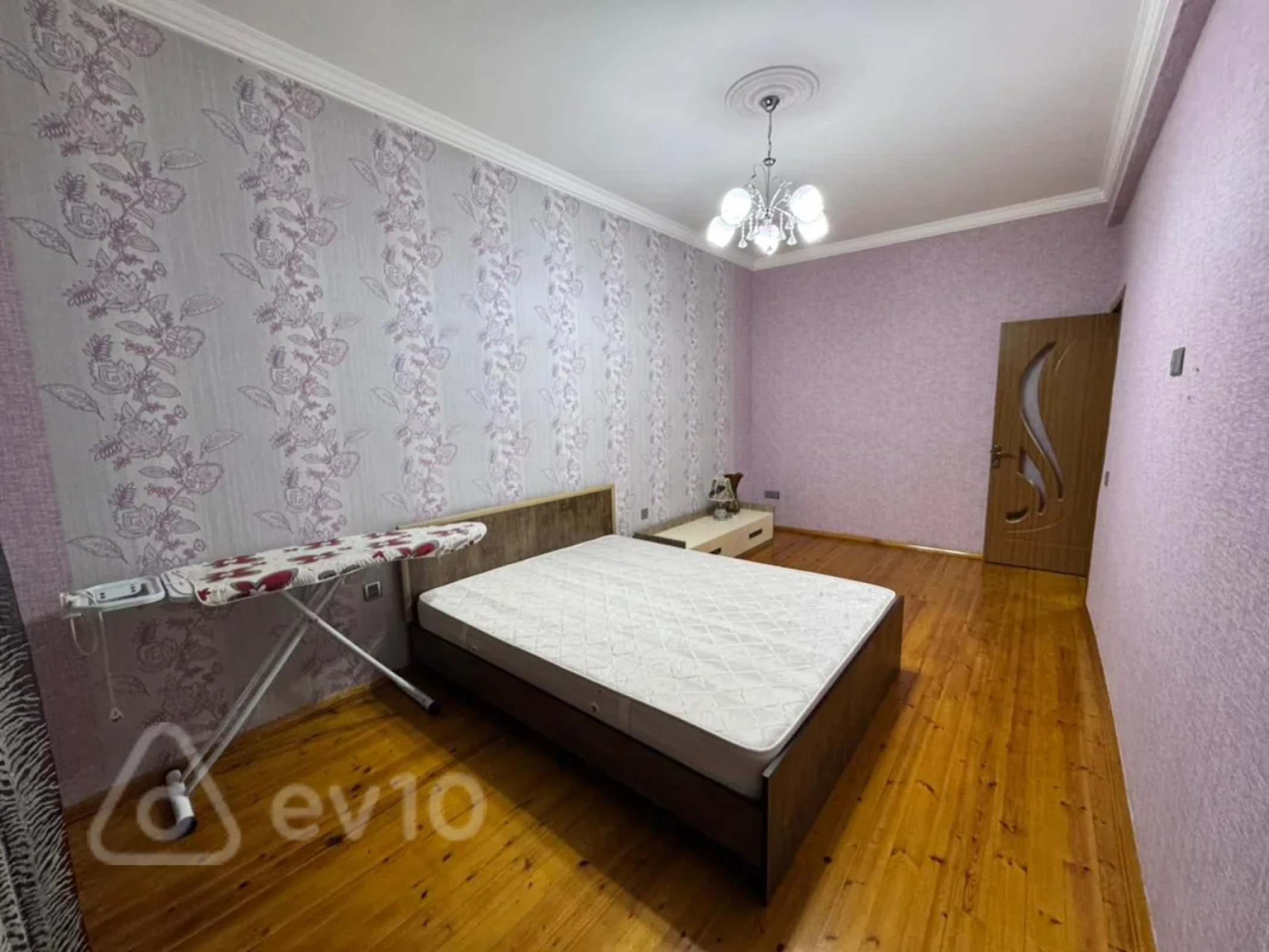 Kirayə verilir 3 otaqlı yeni tikili 130 m²