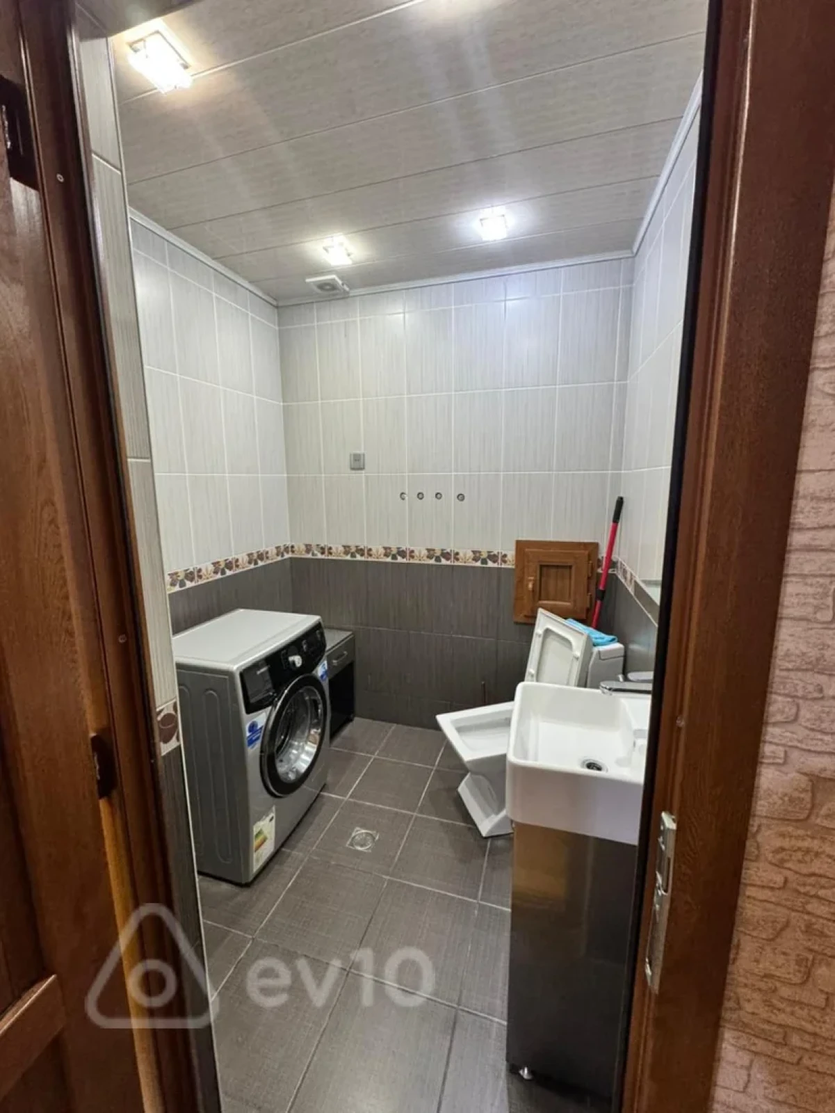 Kirayə verilir 3 otaqlı yeni tikili 130 m²