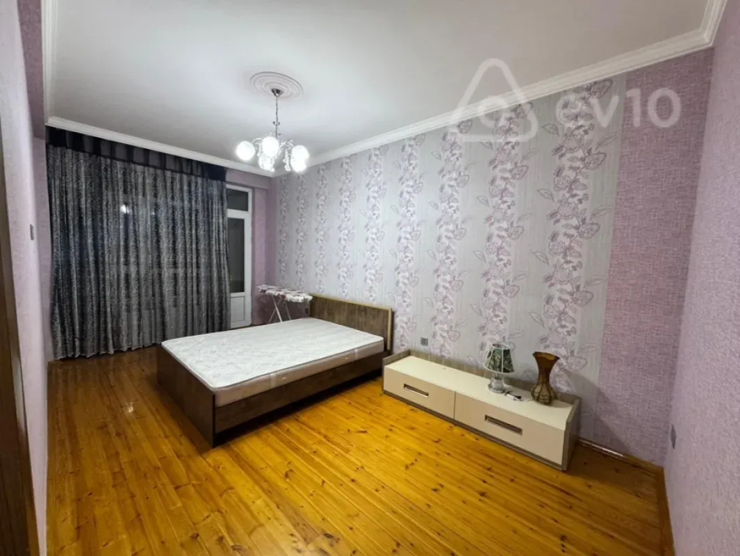 Kirayə verilir 3 otaqlı yeni tikili 130 m²