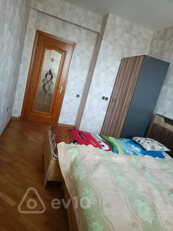 Kirayə verilir 2 otaqlı yeni tikili 96 m²