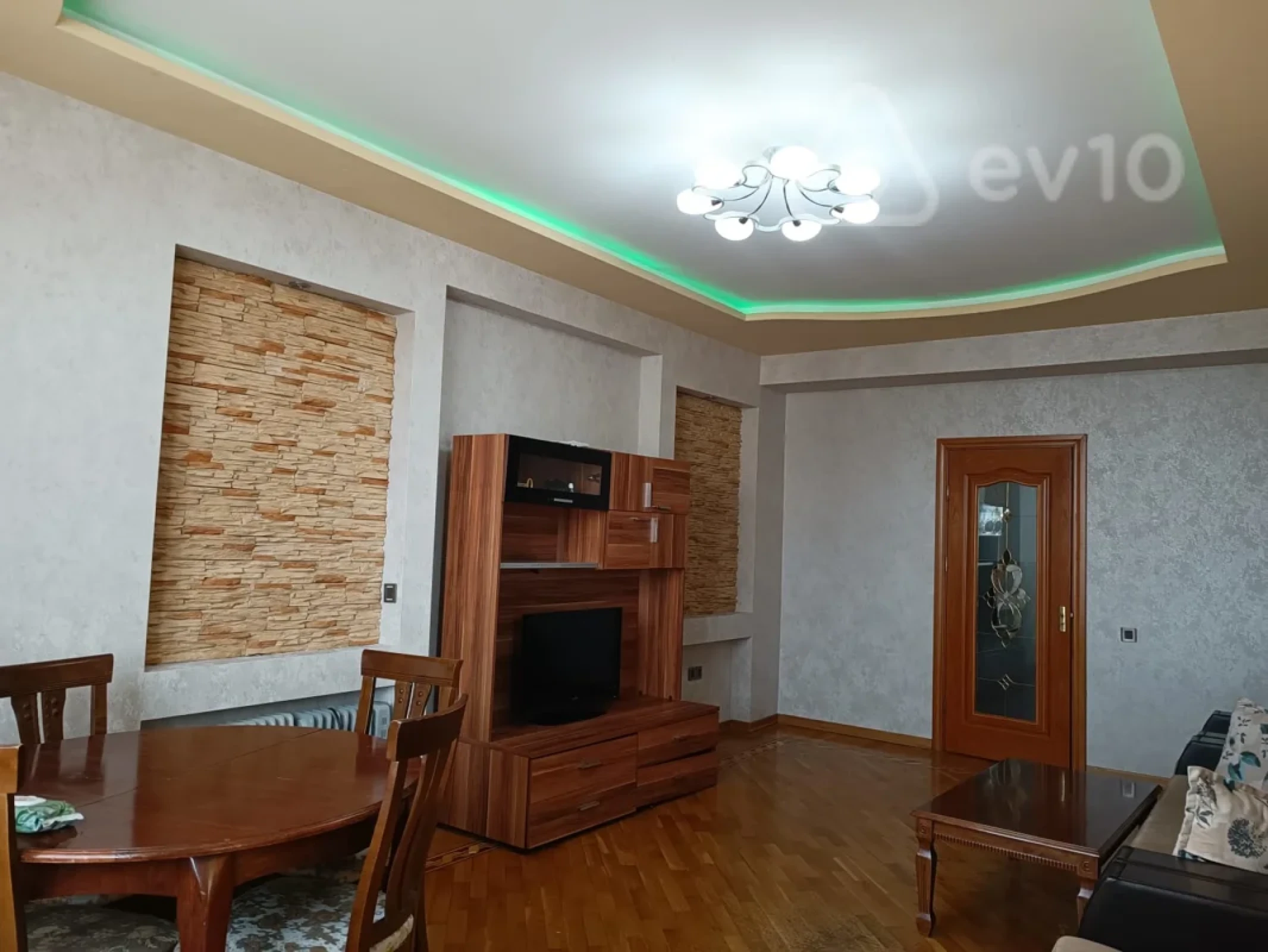 Kirayə verilir 2 otaqlı yeni tikili 96 m²