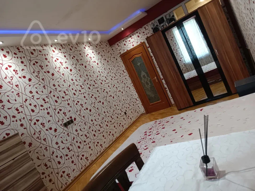 Kirayə verilir 2 otaqlı yeni tikili 96 m²