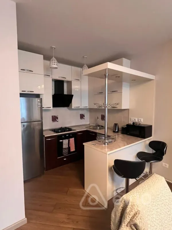 Kirayə verilir 2 otaqlı yeni tikili 87 m²