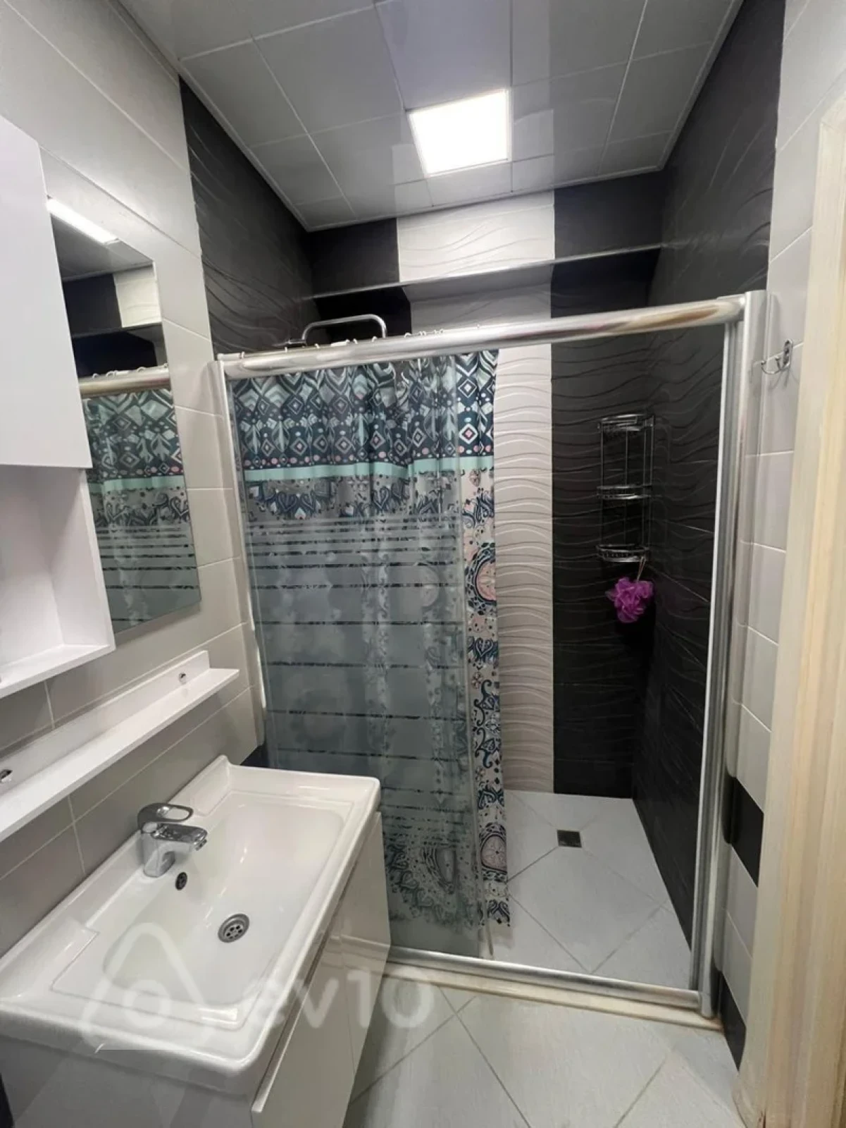 Kirayə verilir 2 otaqlı yeni tikili 87 m²