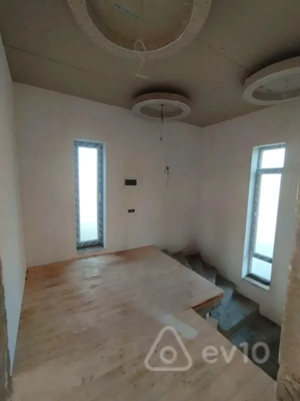 Satılır 5 otaqlı həyət evi 140 m²