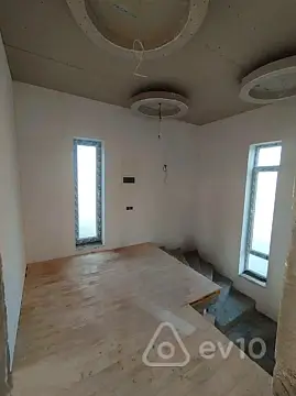 Satılır 5 otaqlı həyət evi 140 m²