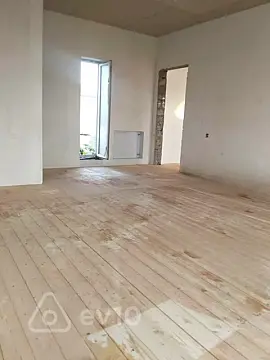 Satılır 5 otaqlı həyət evi 140 m²