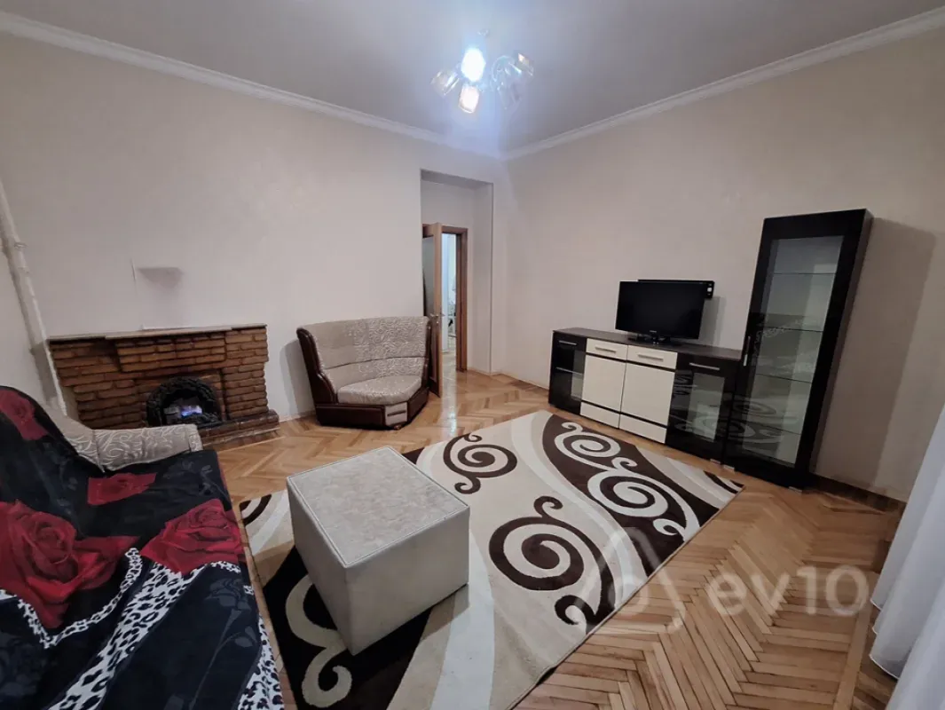 Kirayə verilir 3 otaqlı köhnə tikili 80 m²