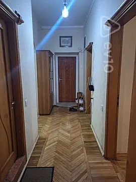 Kirayə verilir 3 otaqlı köhnə tikili 80 m²