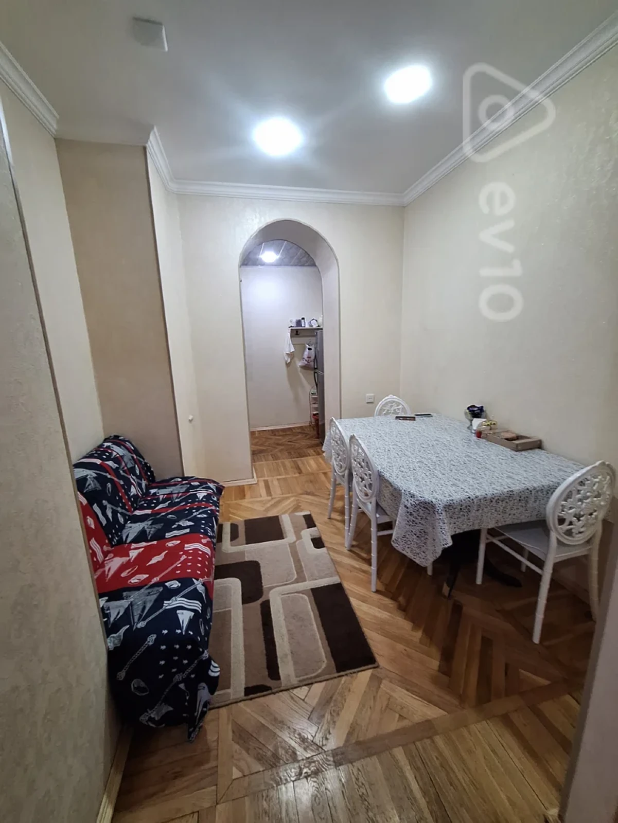 Kirayə verilir 3 otaqlı köhnə tikili 80 m²