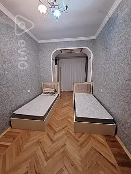 Kirayə verilir 3 otaqlı köhnə tikili 80 m²