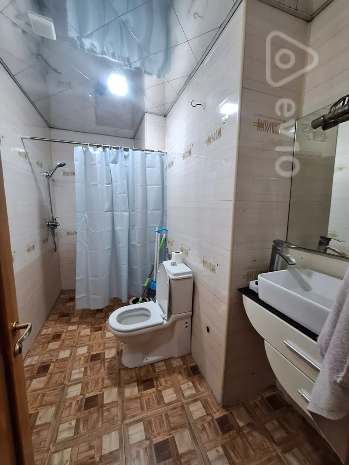 Kirayə verilir 3 otaqlı köhnə tikili 80 m²