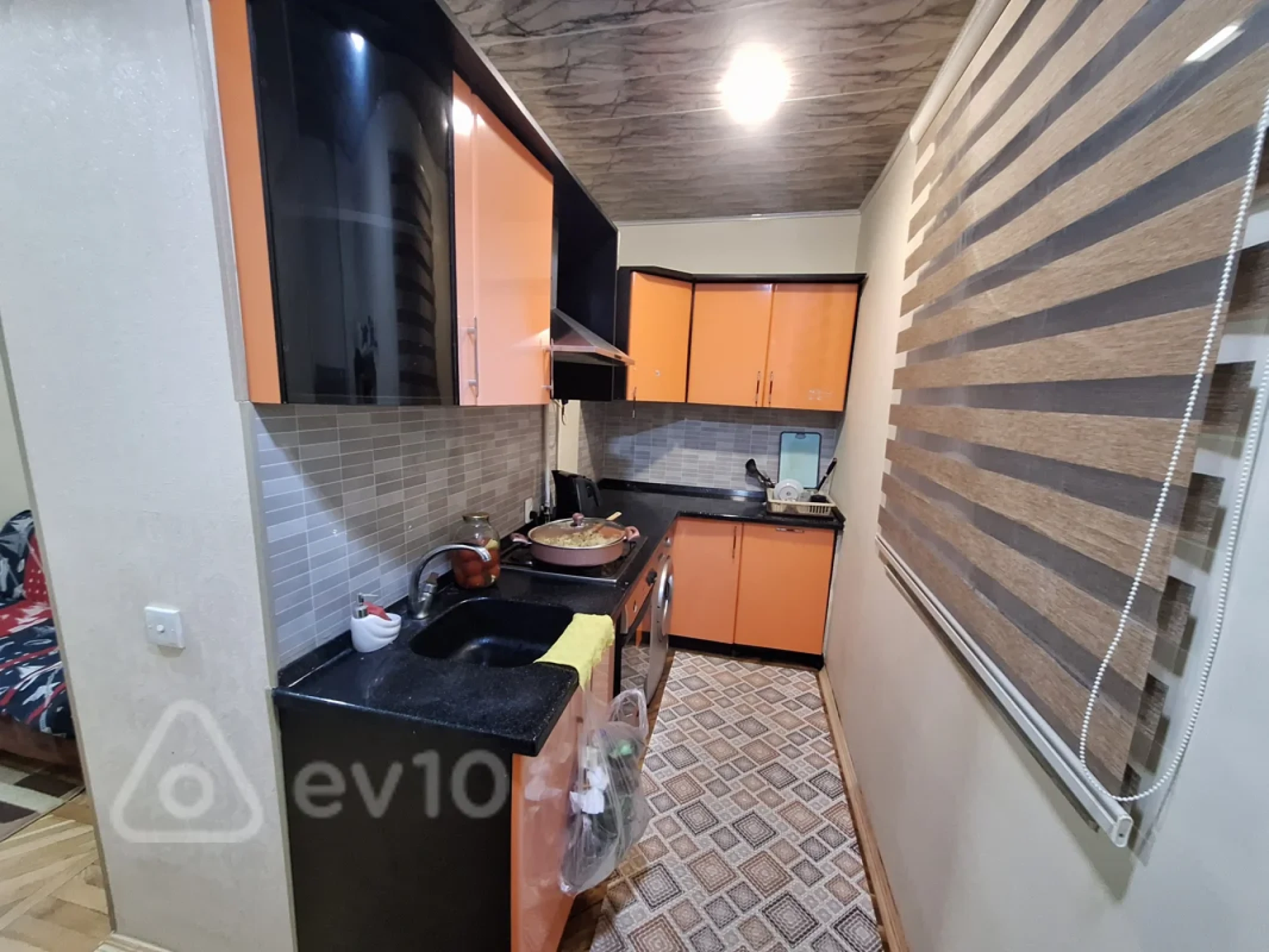 Kirayə verilir 3 otaqlı köhnə tikili 80 m²