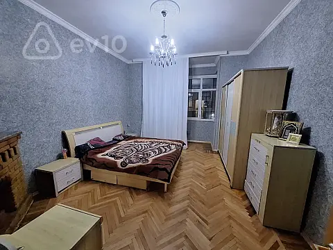 Kirayə verilir 3 otaqlı köhnə tikili 80 m²