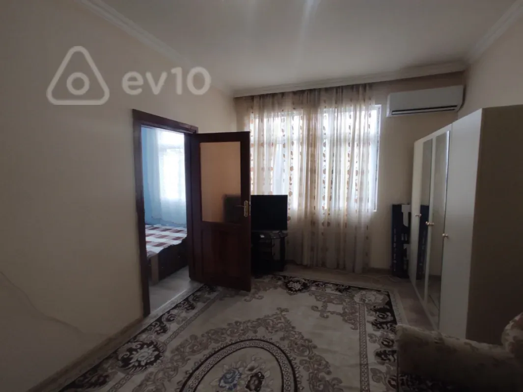 Kirayə verilir 2 otaqlı köhnə tikili 35 m²