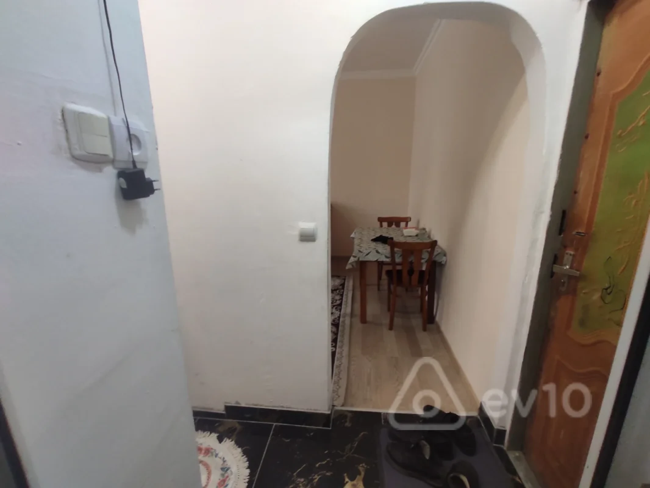 Kirayə verilir 2 otaqlı köhnə tikili 35 m²