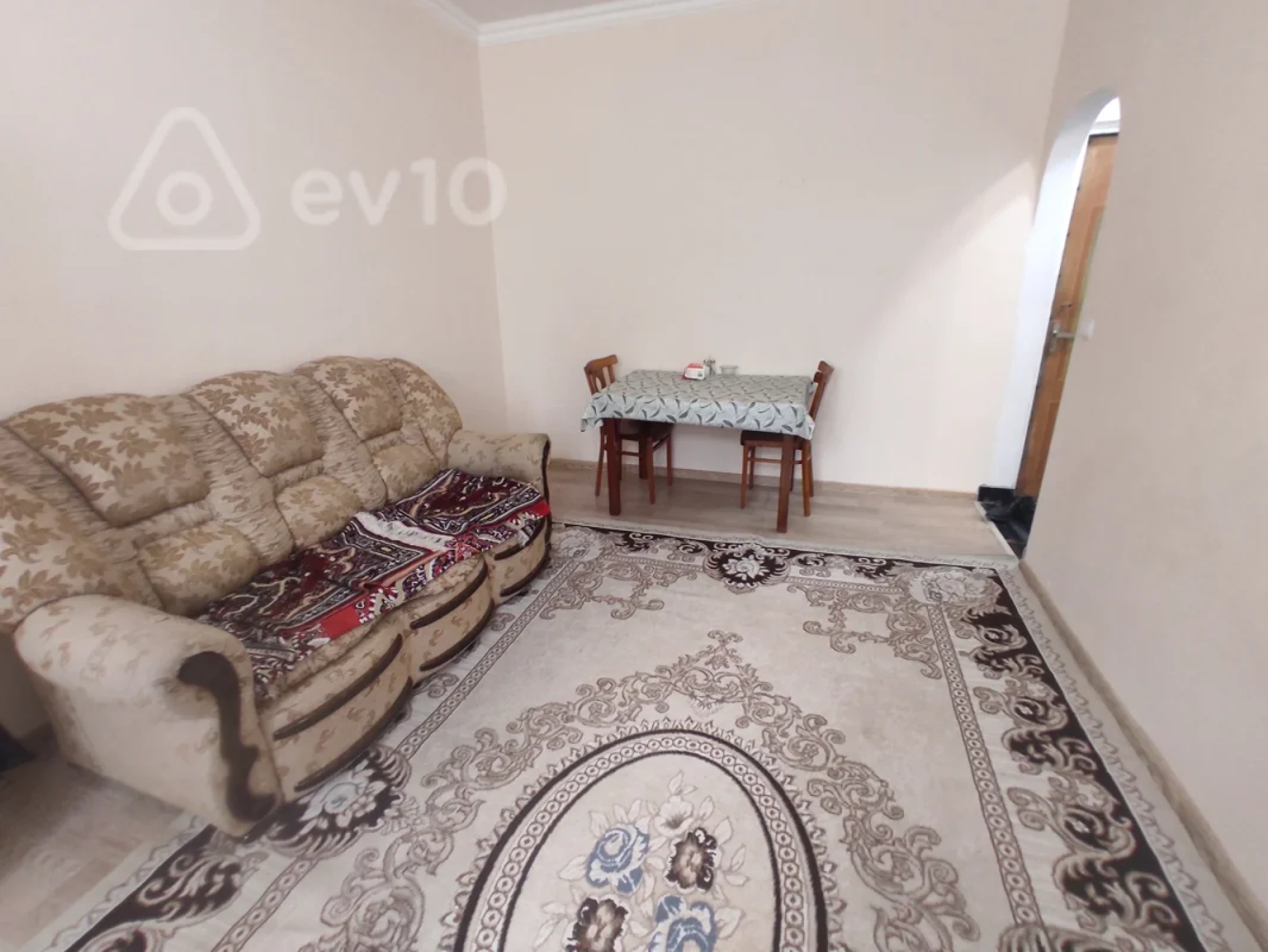 Kirayə verilir 2 otaqlı köhnə tikili 35 m²