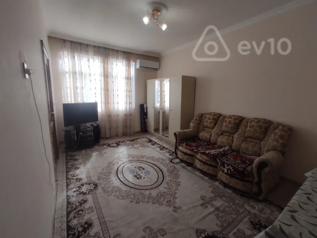 Kirayə verilir 2 otaqlı köhnə tikili 35 m²