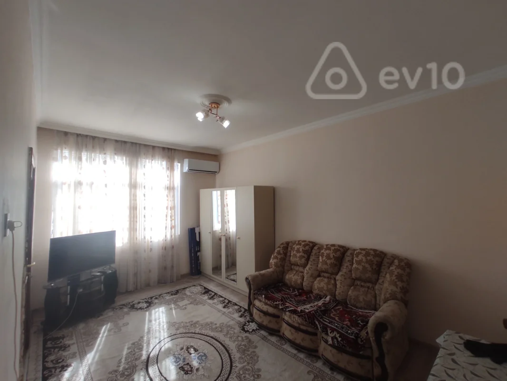 Kirayə verilir 2 otaqlı köhnə tikili 35 m²