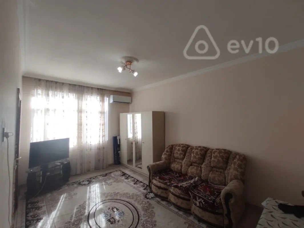 Kirayə verilir 2 otaqlı köhnə tikili 35 m²