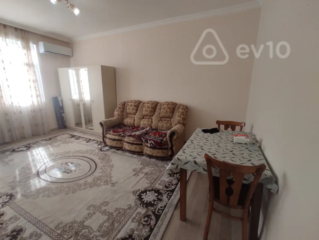 Kirayə verilir 2 otaqlı köhnə tikili 35 m²