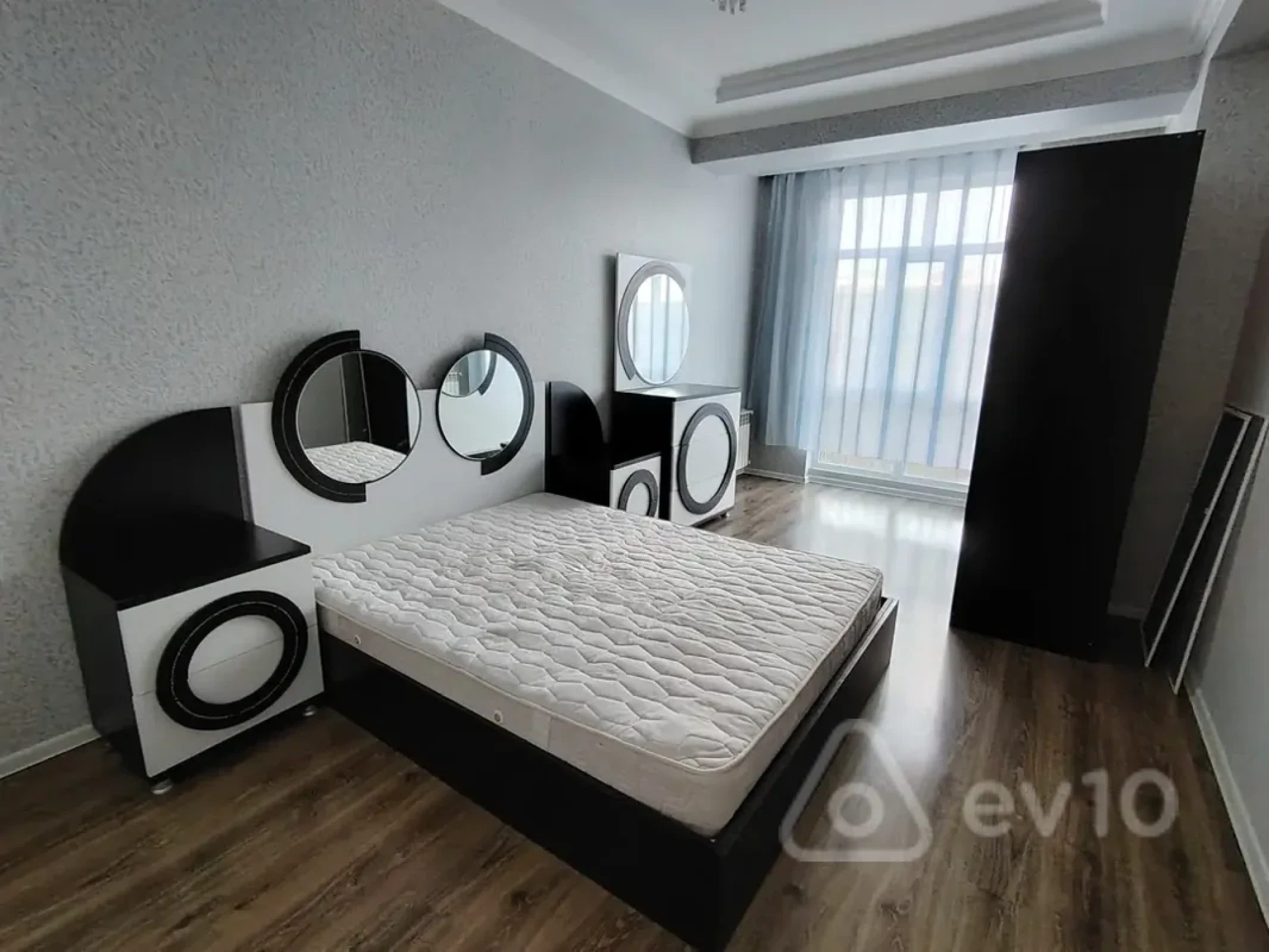 Kirayə verilir 2 otaqlı yeni tikili 54 m²